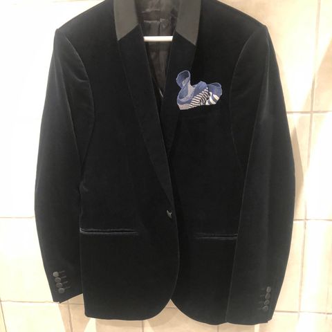 Lite brukt Tiger Of Sweden blazer i str. 48.  2800kr.