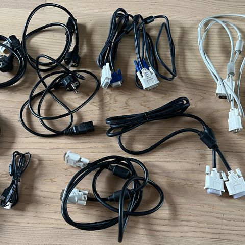 Div skjermkabler og datakabler selges, VGA - DVI, DVI - DVI, coax, strøm, USB