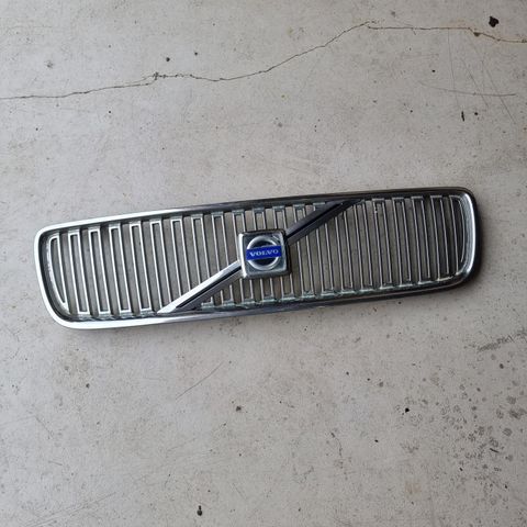 Volvo V70 Grill