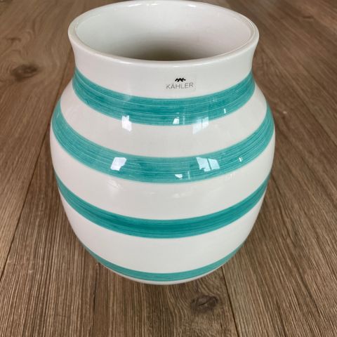 Kahler medium vase i grønn/petrol farge