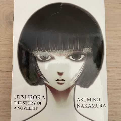 Utsubora - The Story of a Novelist Av Asumiko Nakamura