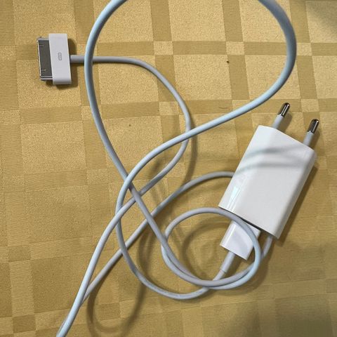 ladekabel til Apple ipad2 og eller de tidligere modellene til mobil