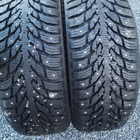 2 stk Vinterdekk / Piggdekk NOKIAN HAKKAPELIITTA 235/45/20 100T SUV