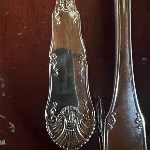 Iris sølv spisekniver ønskes kjøpt 20  -  22 cm