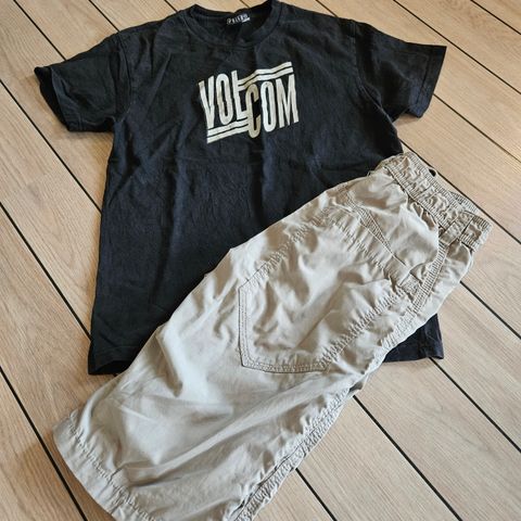 Kult sett, shorts og t- skjorte (Volcom)