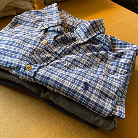 2 stk. skjorter og 1 stk. genser (Ralph Lauren Polo, Dressmann, mlf.)