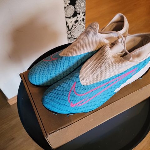 Nike Phantom GX Academy fotballsko