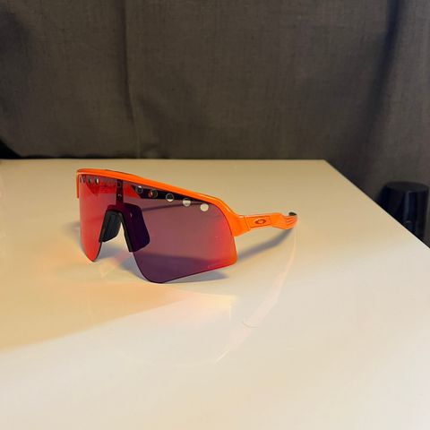 Oakley sutro lite sweep