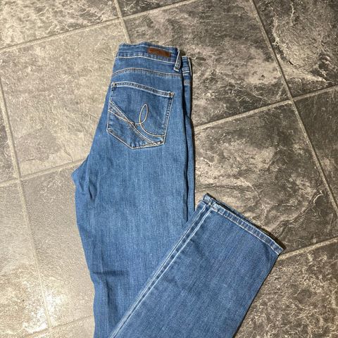 Lee jeans - rett modell - medium blue - str. 31"