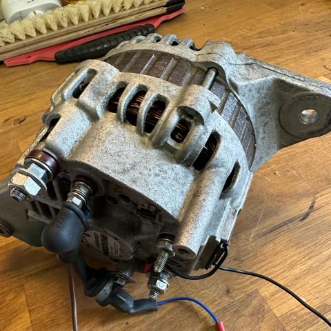 Original Volvo Penta 12v 115 Ah dynamo