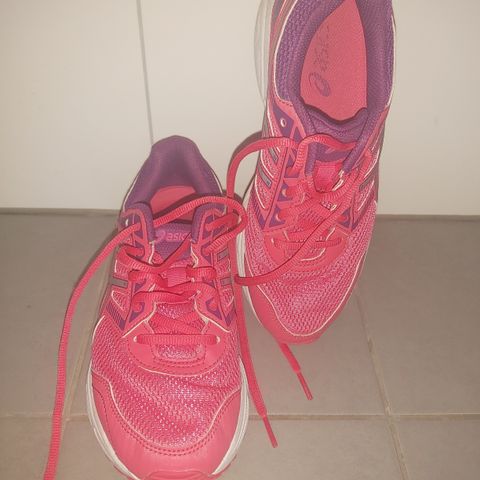 Asics joggesko