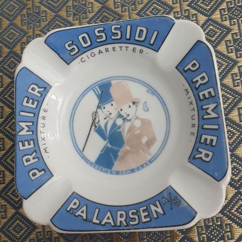 Sossidi askebeger    PA Larsen