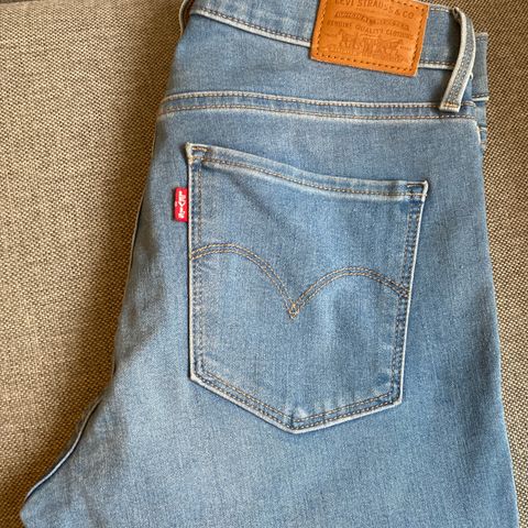 Levis 311 shaping skinny 27/30