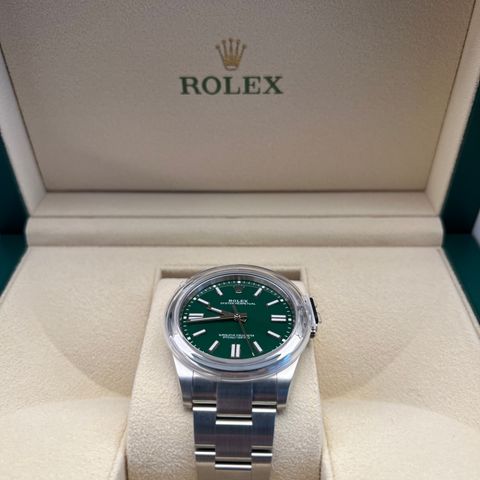 Rolex Oyster Perpetual 41 - 124300