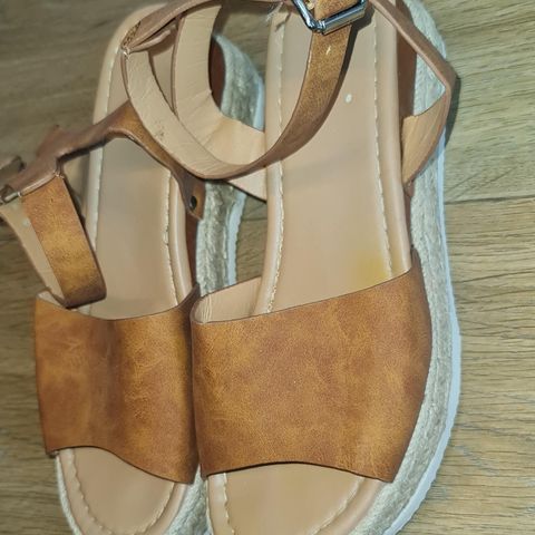 Lite brukte sandaler