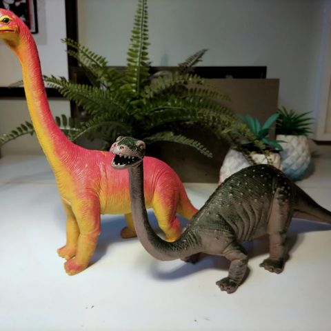 3 x vintage 1986 dinosaurs leker DORMEI. Up to 40 x 25 cm!!