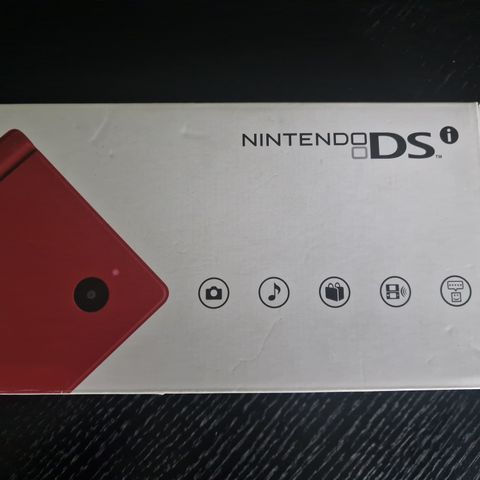Komplett rød Nintendo DSi