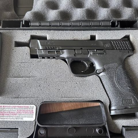 Smith & Wesson M&P M2 kal. 45 ACP halv aut