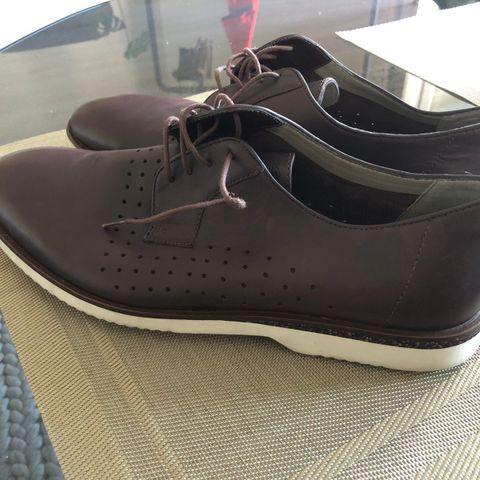 Clarks sko str 47. Brukt kun 2 ganger