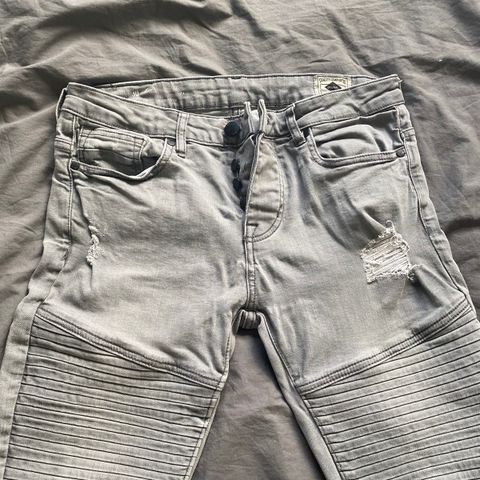 Lysegrå jeans