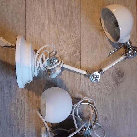 Skrivebordlampe og vegglampe