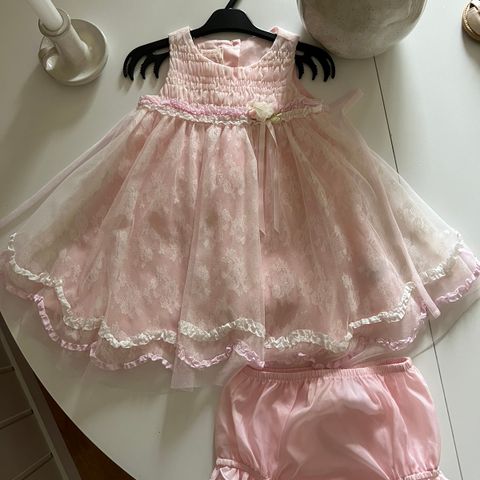 Som ny baby kjole