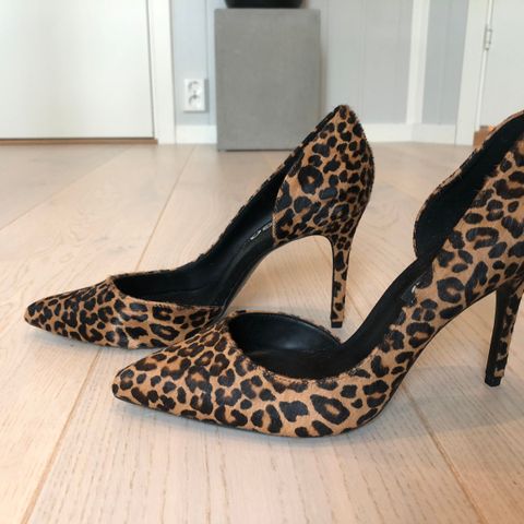 Nye høyhælte sko leopardmønster, str 38