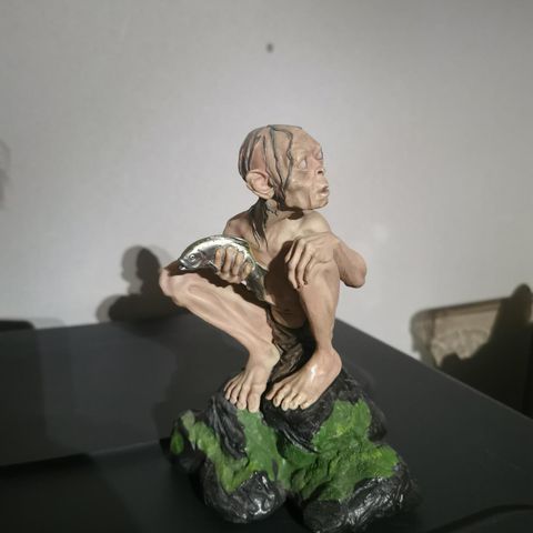 Gollum/smeagle statue som følgte med To tårn VHS