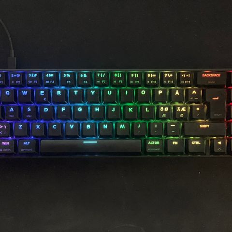 Mekanisk tastatur / keyboard - Svive Triton Mini 70