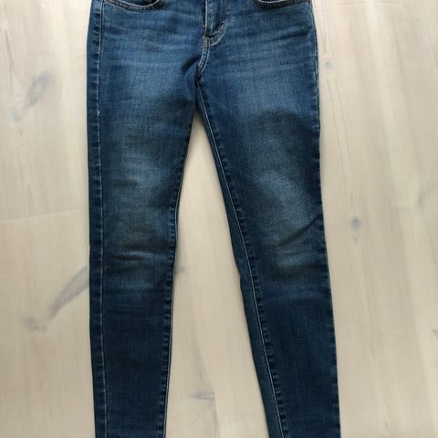 Levi’s jeans 710 super skinny 25/28