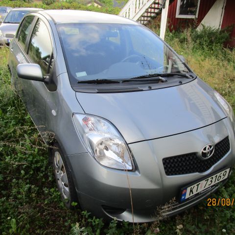 2007 Toyota Yaris 1,0 bensin selges KUN i deler.