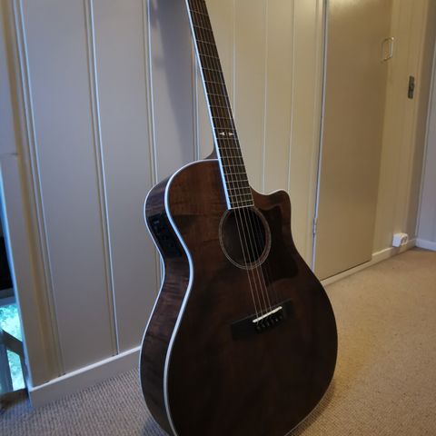 Cort GA5F Gitar (som ny)