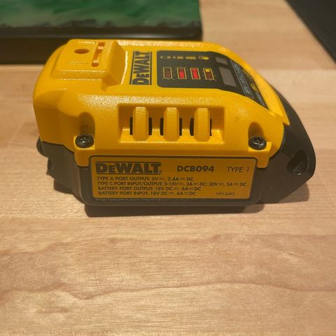 Dewalt DCB094K-QW 18V USB-C batteri lader