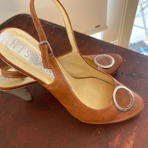 Slingback for høstens mote! Kjempekule beige/ lysbrune skinnsko, Str 40, spanske