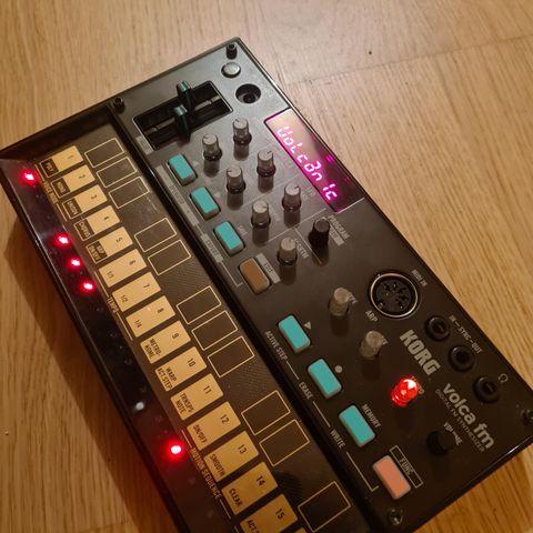 Korg volca fm synth