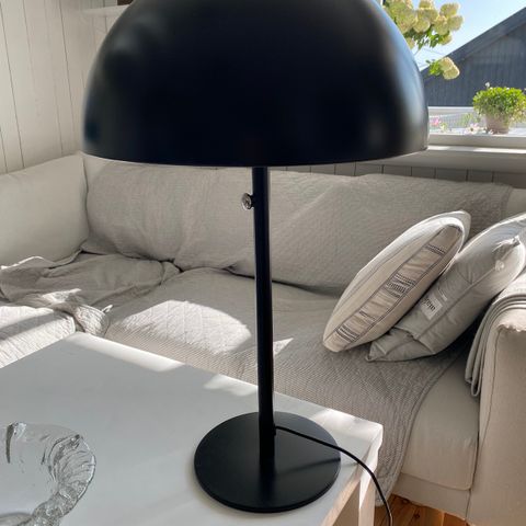 Kul bordlampe fra Ikea