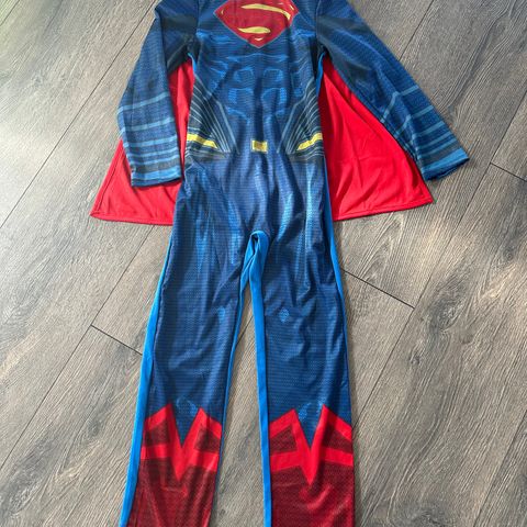 Supermann Kostyme (str. 7-8 år)