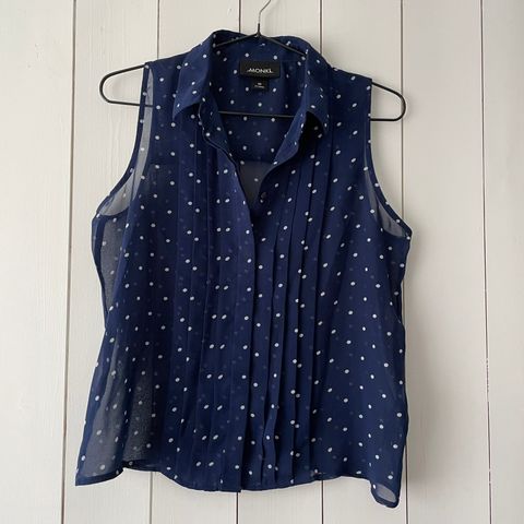 Prikker! Bluse fra Monki (XS)