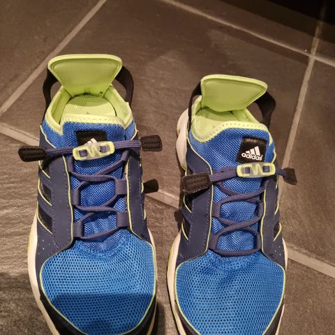 Adidas sko størrelse 37.5