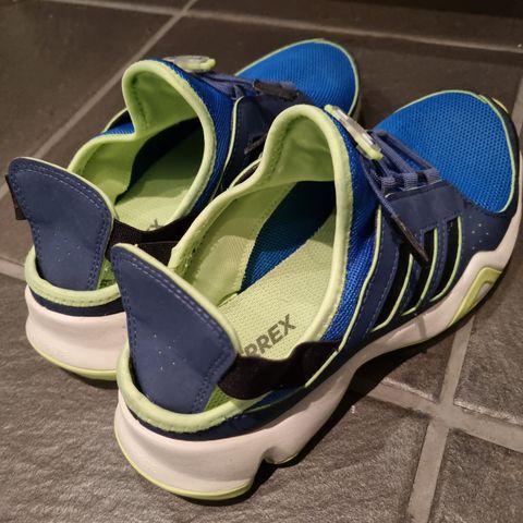 Adidas sko størrelse 37.5