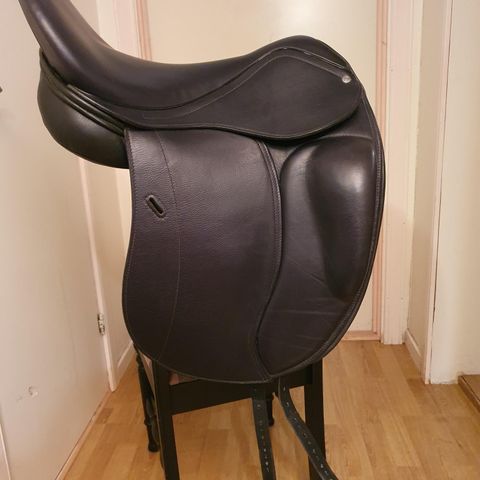 Loxley Dressage monoflap dressursal selges