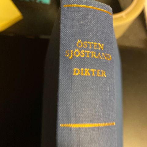 Østen Sjøstrand - Dikter