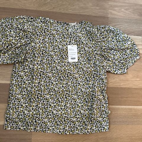 NY!! Nydelig Pomp de lux bluse str. 158/164 (12-13 år)