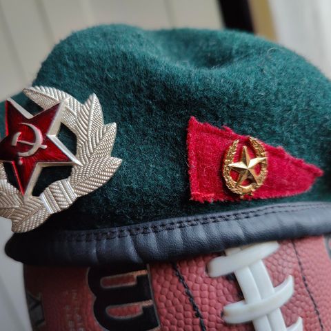 Grønn sovjetisk beret