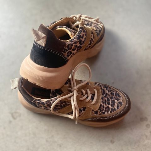 Sneakers i leopard
