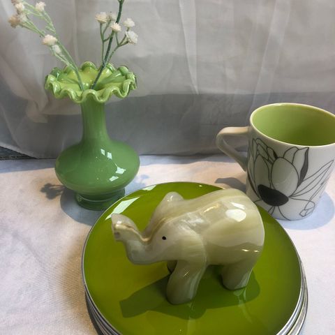 Emalox tallerkner/ Elefant i Onyx/Pia Tornell/Glassvase i Lime!