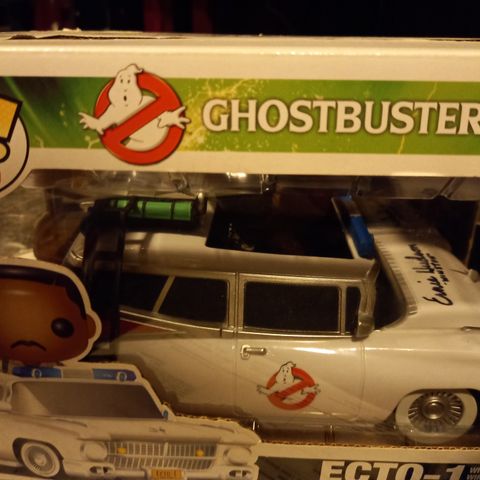 Ecto 1 Ghostbusters bilen signert av Ernie Hudson