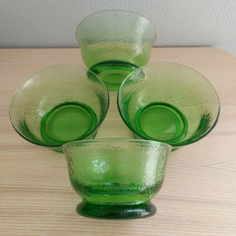 Grønne glass skåler. Vintage 4 stk