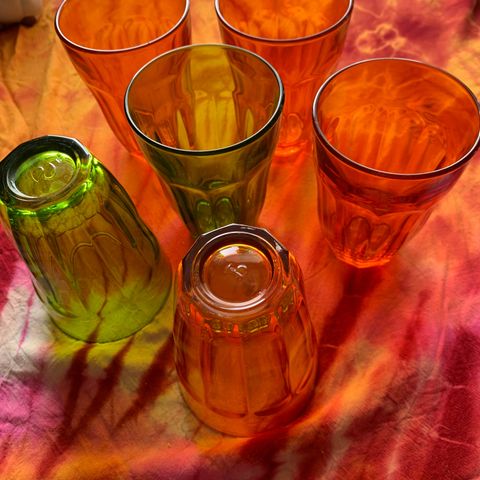 6 fargede vannglass
