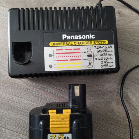 Panasonic drillbatteri og lader